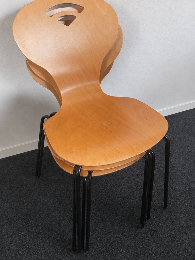 4 stapelbare schoolstoelen, Ophalen, Gebruikt, Bruin, Vijf, Zes of meer stoelen
