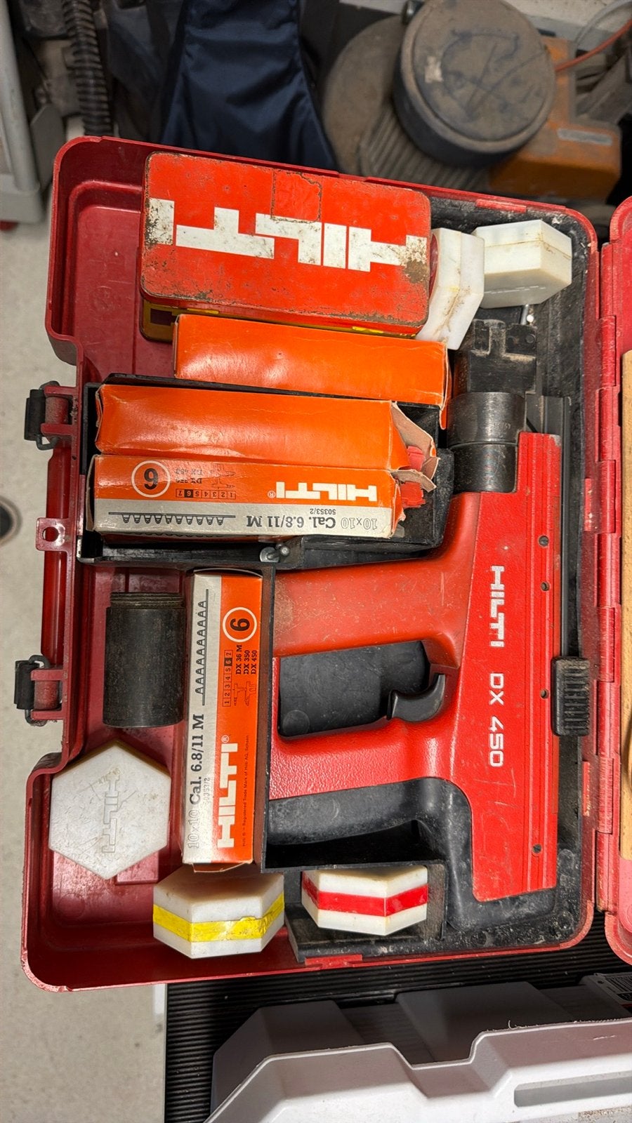 Hilti DX 450 Tacker met toebehoren (schiethamer ), Doe-het-zelf en Verbouw, Ophalen of Verzenden, Gebruikt, Tacker/nietmachine