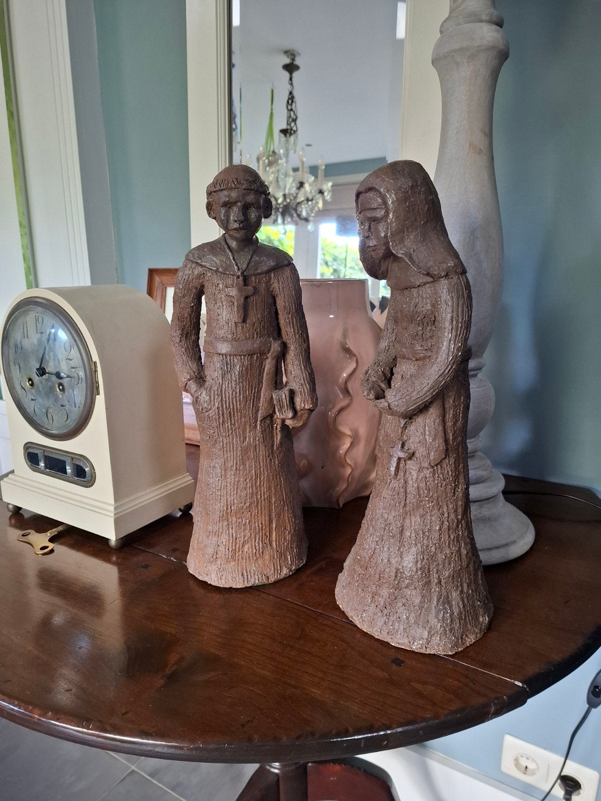 Set van 2 religieuze beelden, monnik en non, 40cm hoog, Ophalen of Verzenden, 20 - 50 cm, Steen of Keramiek, Beeld