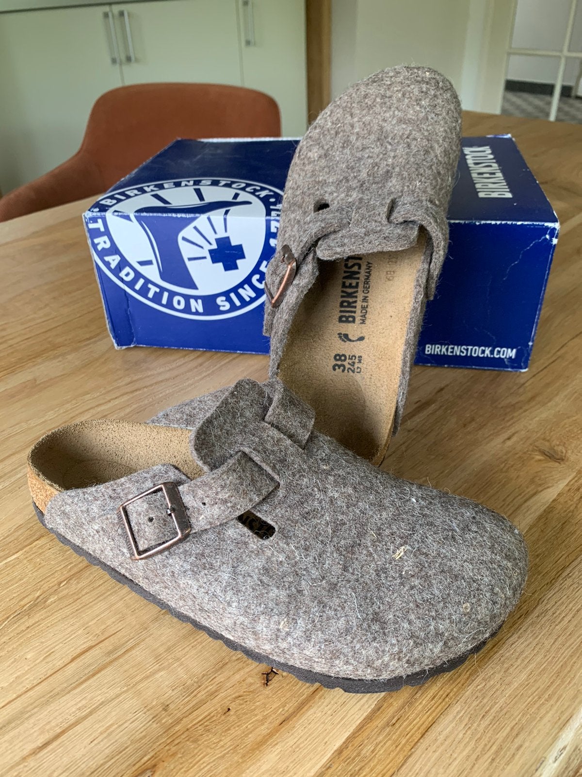 Nieuwe Birkenstock Boston Smal Wol Maat 38 / Vilten Sloffen, Bruin, Nieuw, Ophalen of Verzenden, Pantoffels of Sloffen