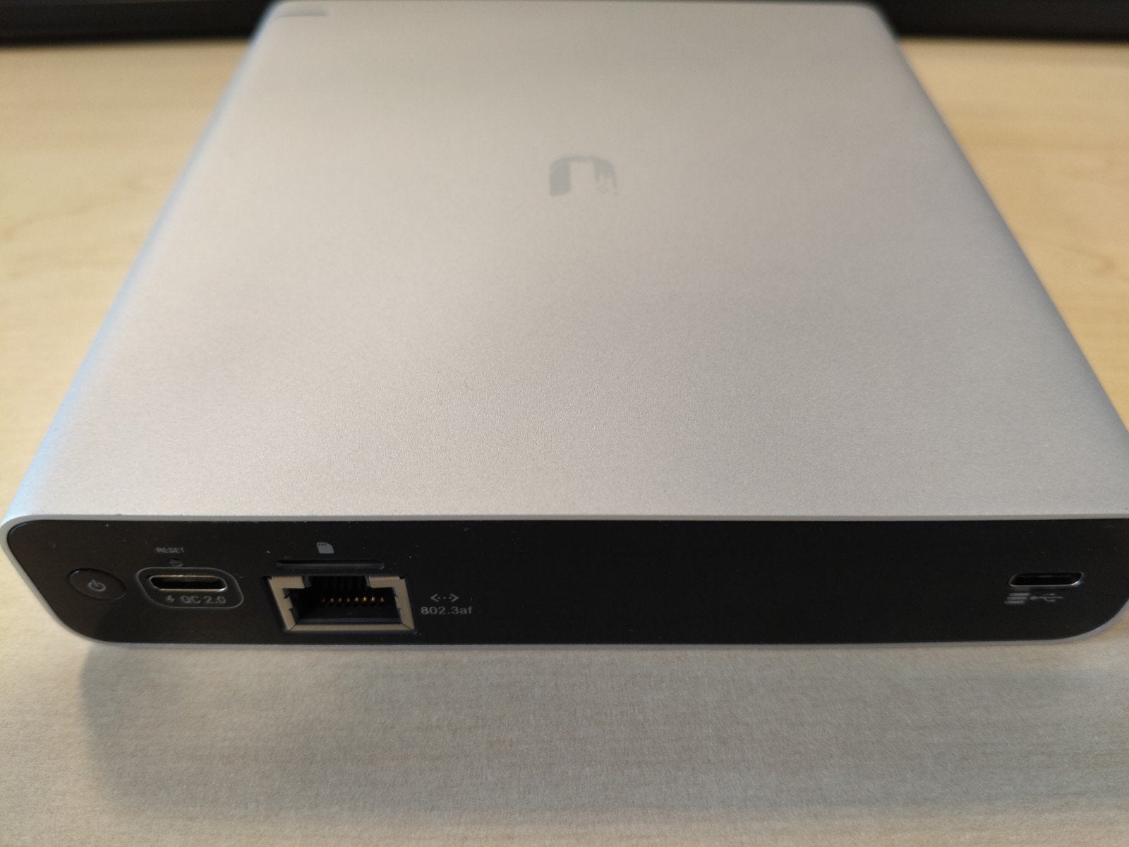 Ubiquiti UniFi Cloud Key Gen2 Plus UCK-G2-PLUS, Ophalen of Verzenden, Zo goed als nieuw, Router, Ubiquiti