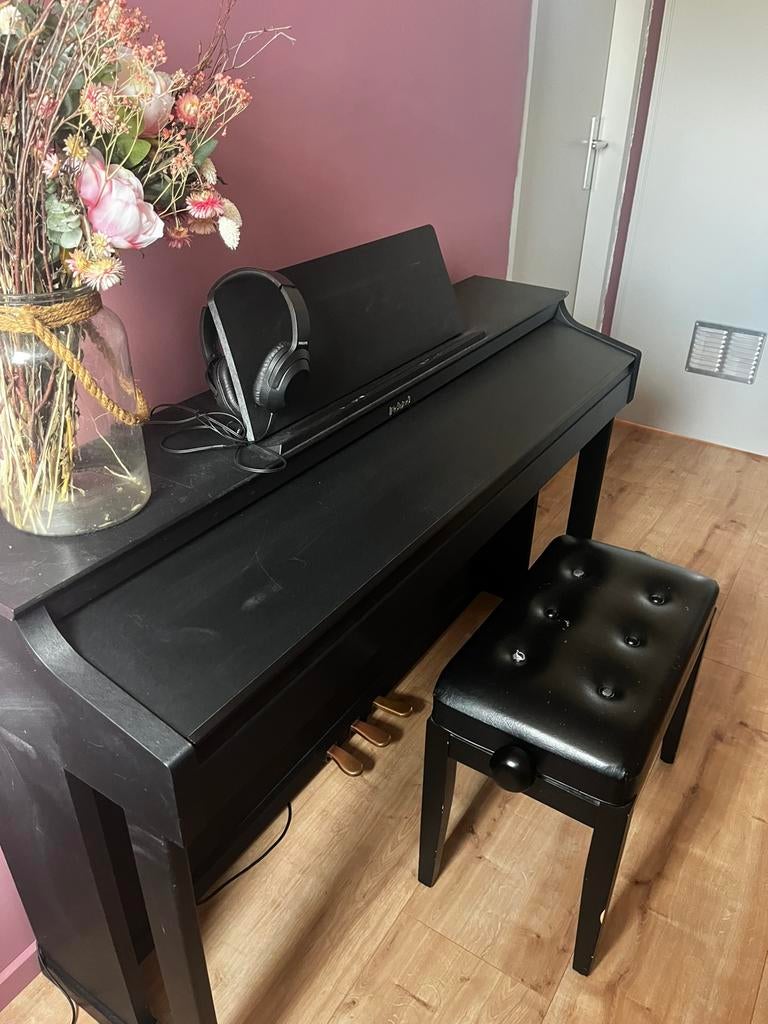 Zwarte roland piano elektrisch HP302, Muziek en Instrumenten, Piano's, Ophalen, Zo goed als nieuw, Zwart