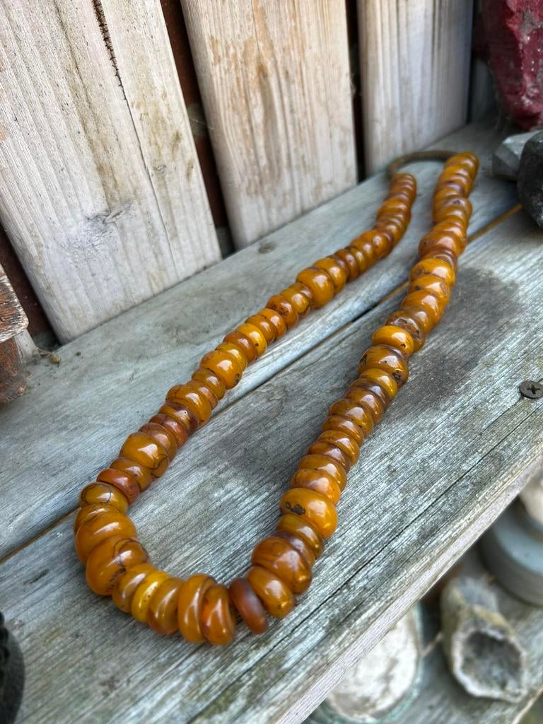 Prachtige ketting gemaakt van Amber uit Nepal., Ophalen of Verzenden, Nieuw, Overige kleuren, Steen of Mineraal