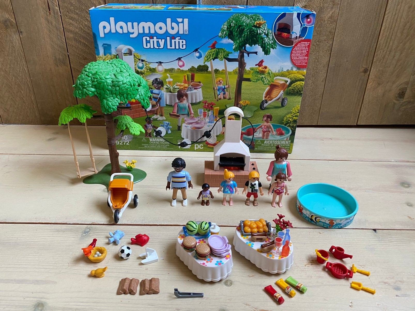 Playmobil City Life familiefeest met barbecue 9272, Kinderen en Baby's, Speelgoed | Playmobil, Ophalen, Zo goed als nieuw, City life