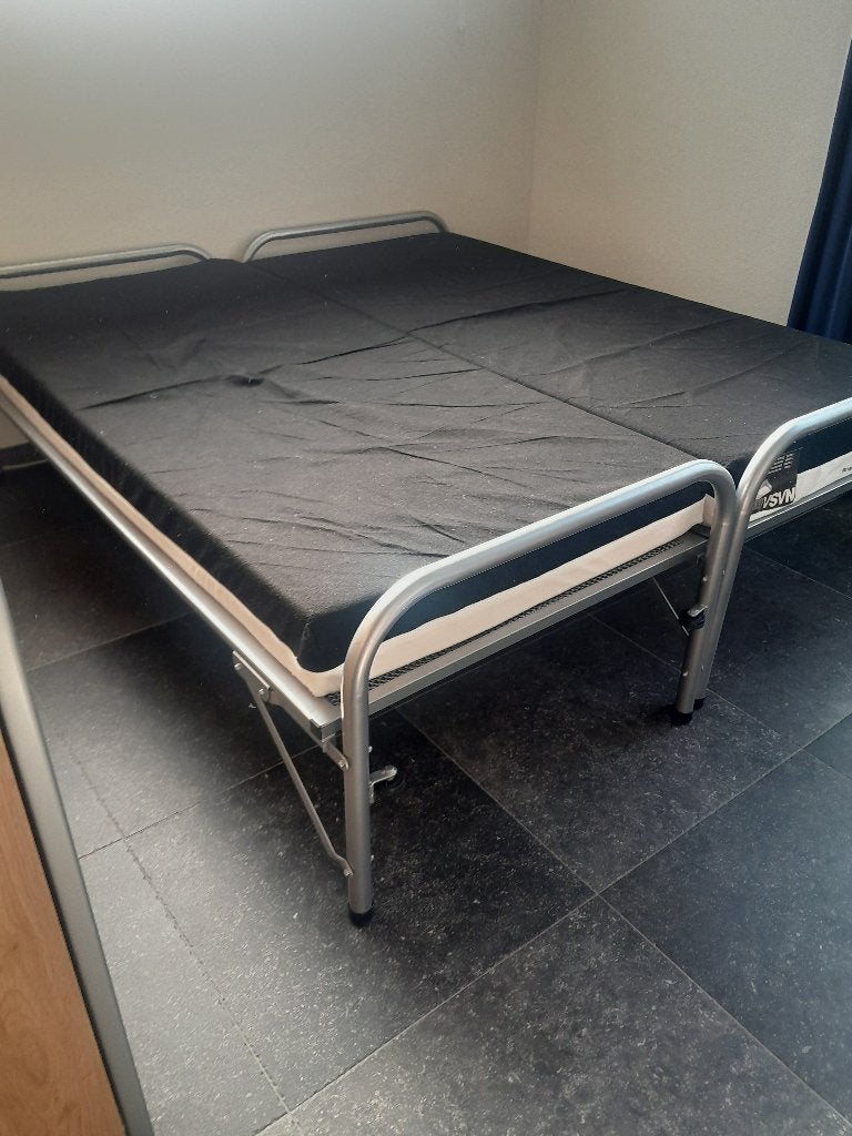 Onderschuifbed Inclusief Matras, Ophalen, Gebruikt, Tweepersoons, 180 cm