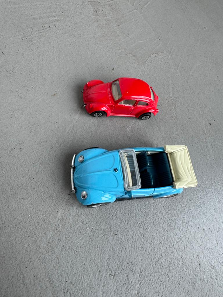 Volkswagen Kever Speelgoedauto's - Rood & Blauw, Ophalen of Verzenden, Gebruikt, Auto, Overige merken