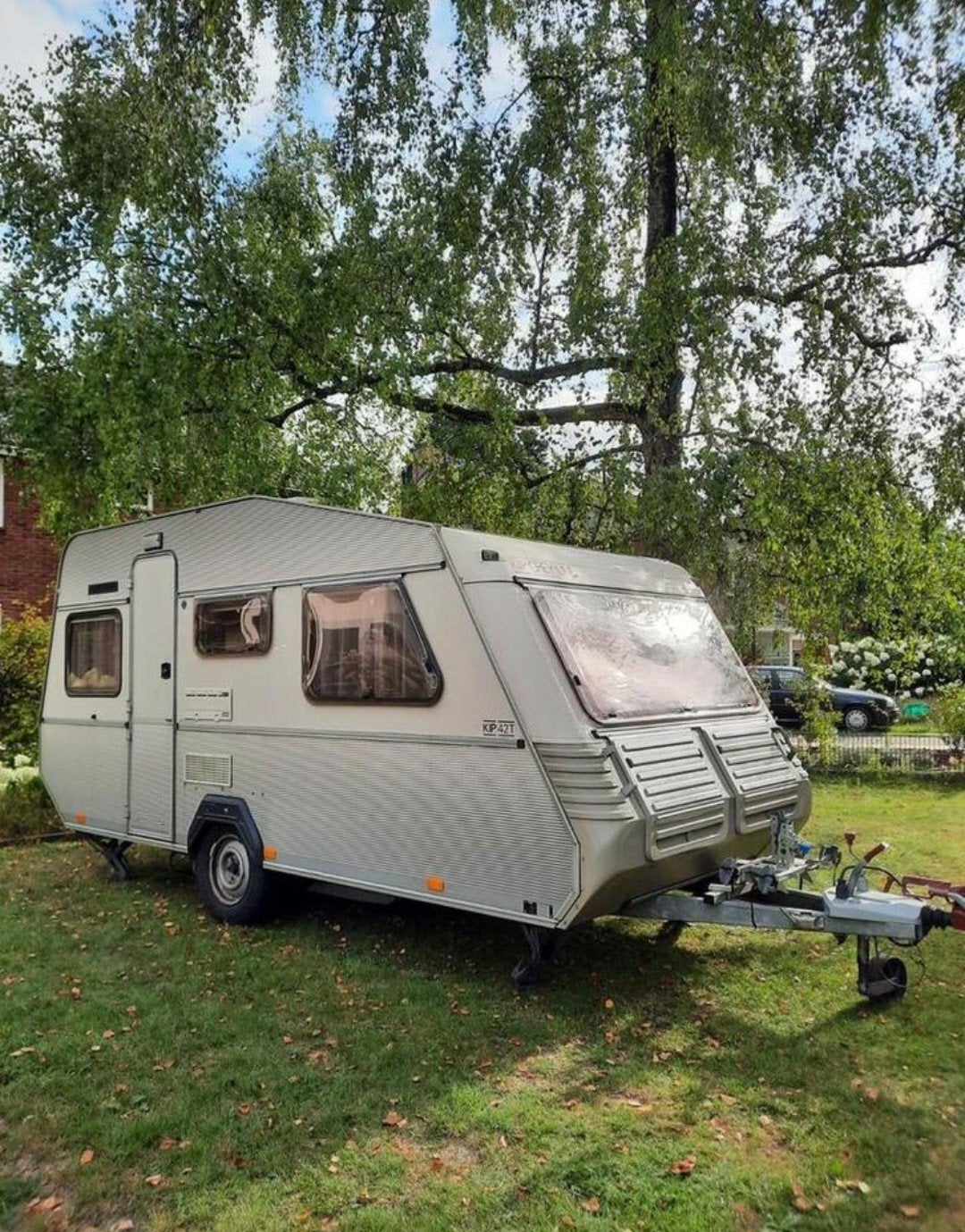 Kip Greyline 42t  met voortent, Vast bed, Ringverwarming, Rondzit, Kip
