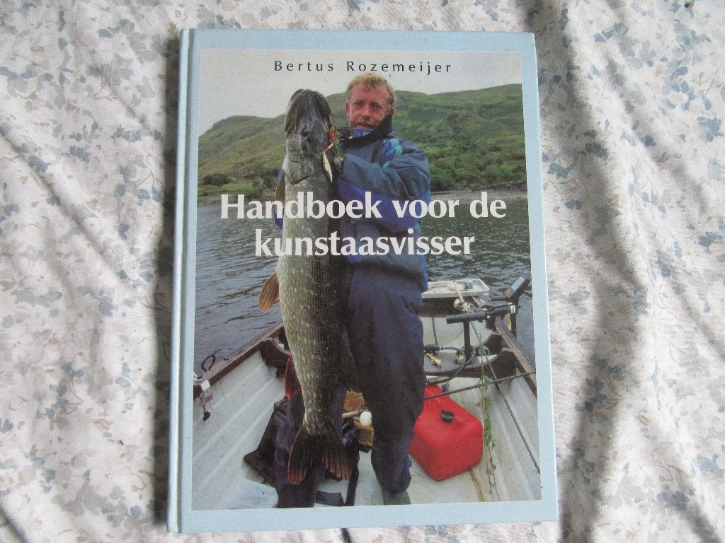 Boeken en VHS videotape, snoekbaarsvissen, kunstaasvissen, Watersport en Boten, Hengelsport | Roofvissen, Gebruikt, Geen, Overige typen