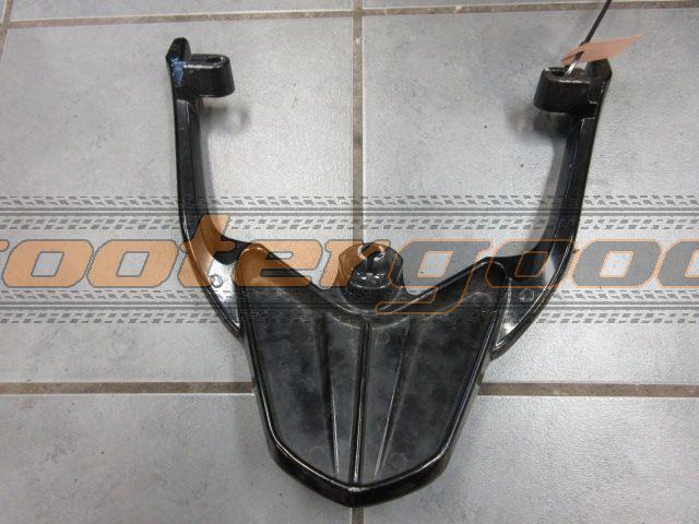 achterspoiler - passagiershandvat kymco super 8, Fietsen en Brommers, Brommeronderdelen | Scooters, Gebruikt, Kymco, Overige typen