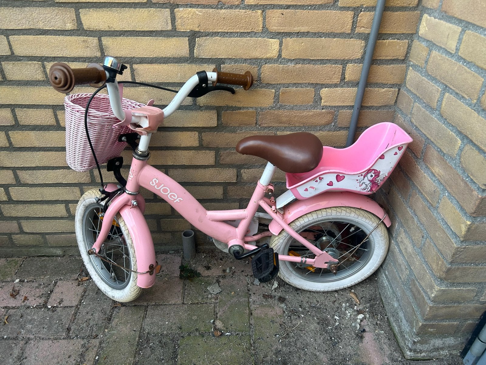 Sjoef kinderfiets roze 12 inch met mandje en zitje, Ophalen, Gebruikt, Terugtraprem, Minder dan 16 inch