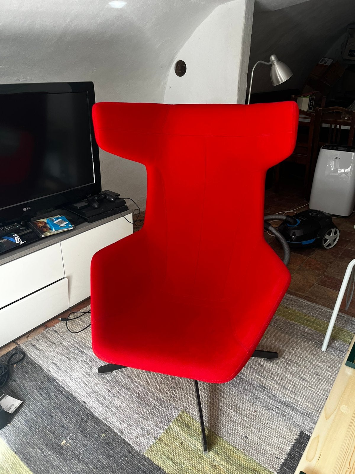 Mooie rode Moroso fauteuil Take a line for a Walk, Huis en Inrichting, Fauteuils, Ophalen, Zo goed als nieuw, 50 tot 75 cm