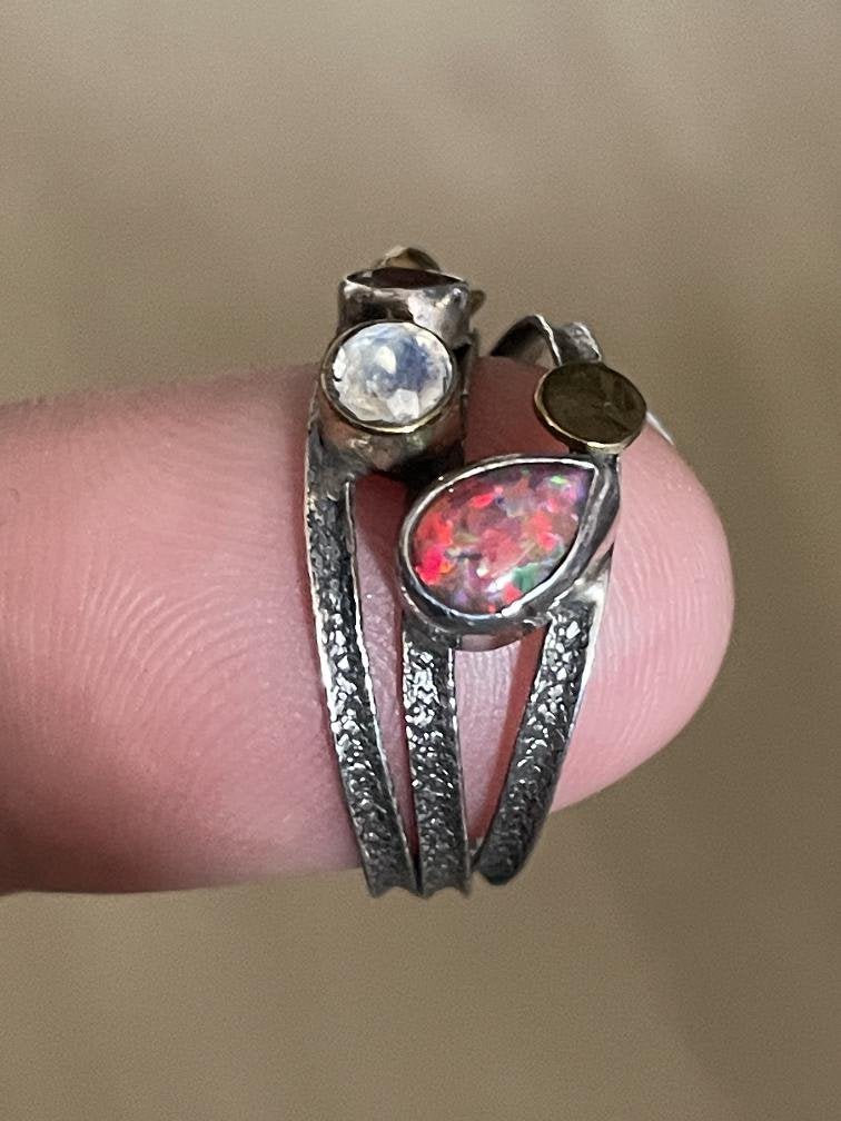 Bijzondere zilveren vintagering met opaal en edelstenen, Sieraden, Tassen en Uiterlijk, 18 tot 19, Ophalen of Verzenden, Zo goed als nieuw