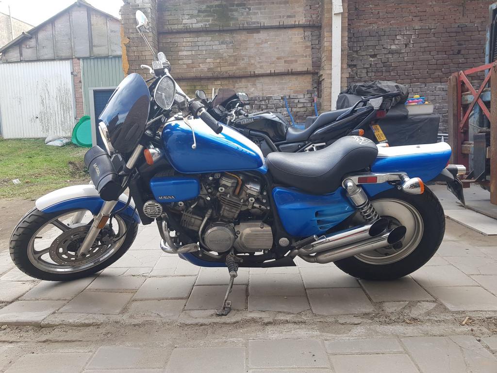 Honda Magna VF700c - Klassieker