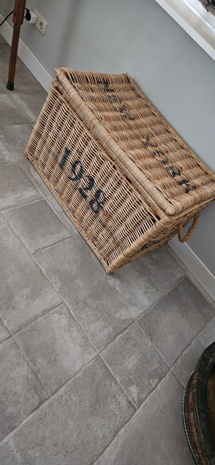 Grote rieten opbergmand met deksel - Vintage stijl, Huis en Inrichting, Ophalen, Gebruikt