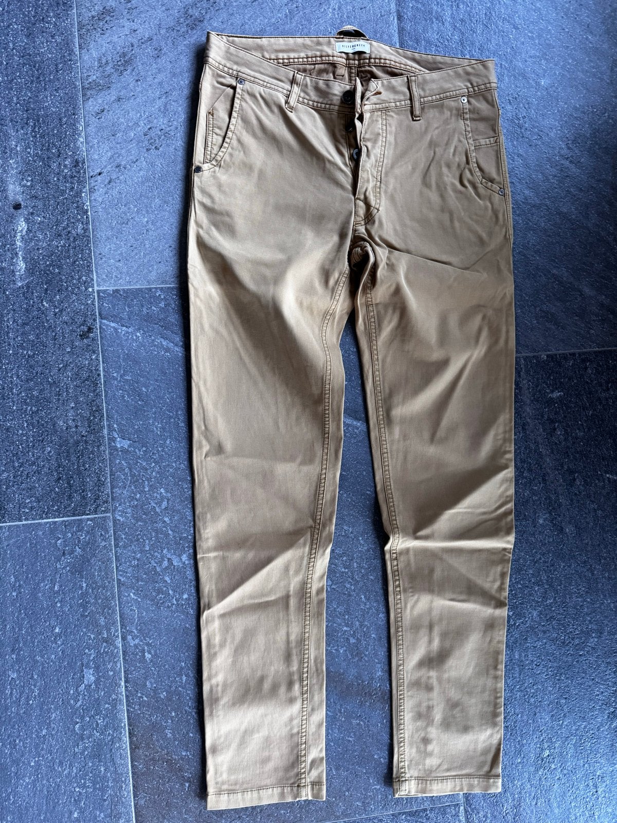 Silvercreek Deek Pant - Camel - W30-L32 - Nieuw, Kleding | Heren, Ophalen of Verzenden, Nieuw, Maat 46 (S) of kleiner, Beige