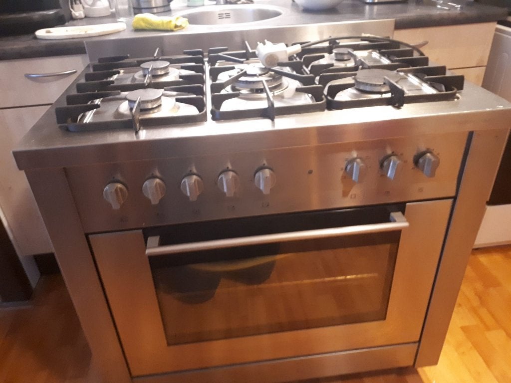 Gasfornuis 5 pits, oven, afzuigkap en achterwand., Witgoed en Apparatuur, Fornuizen, Ophalen, Gebruikt, 60 cm of meer, Gas
