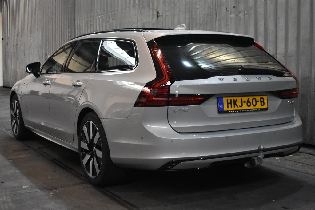 Volvo V90 T8 455PK AWD Ultra Dark | Trekhaak | 360cam, Auto's, Automaat, 12 maanden, 4 cilinders, 1975 kg