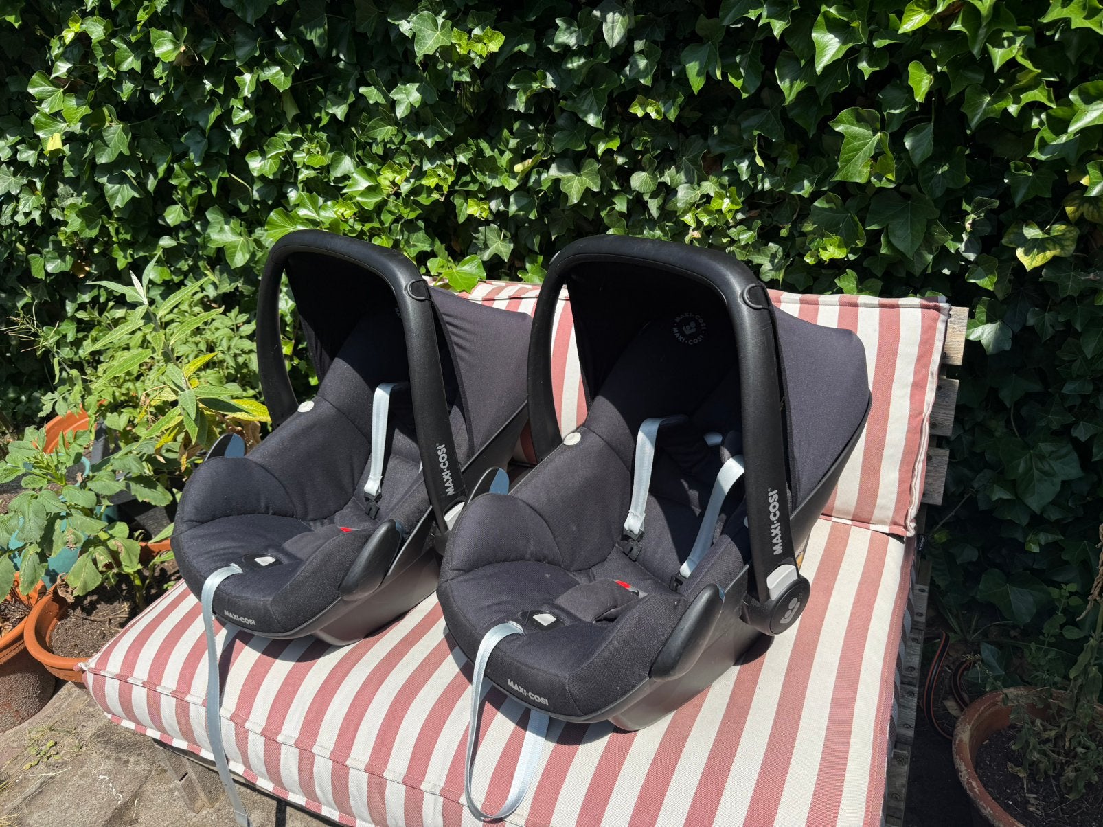 Twee x Maxi Cosi + Isofix base. Zgan. Per stuk of samen!, Kinderen en Baby's, Autostoeltjes, Ophalen, Zo goed als nieuw, Isofix