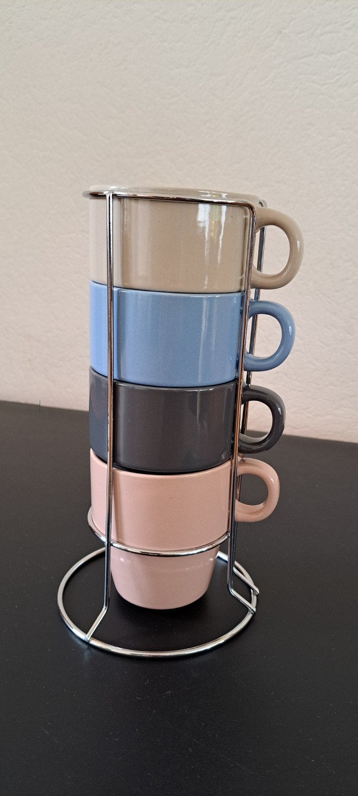 Mokken set met houder - 4 stuks in diverse kleuren NIEUW, Ophalen, Nieuw, Steen/keramiek, Meerkleurig