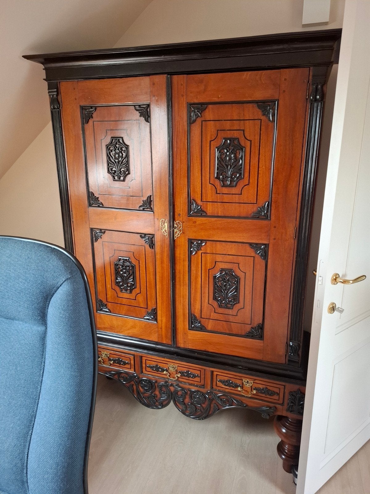 Prachtige antieke kussenkast/ linnenkast, Ophalen
