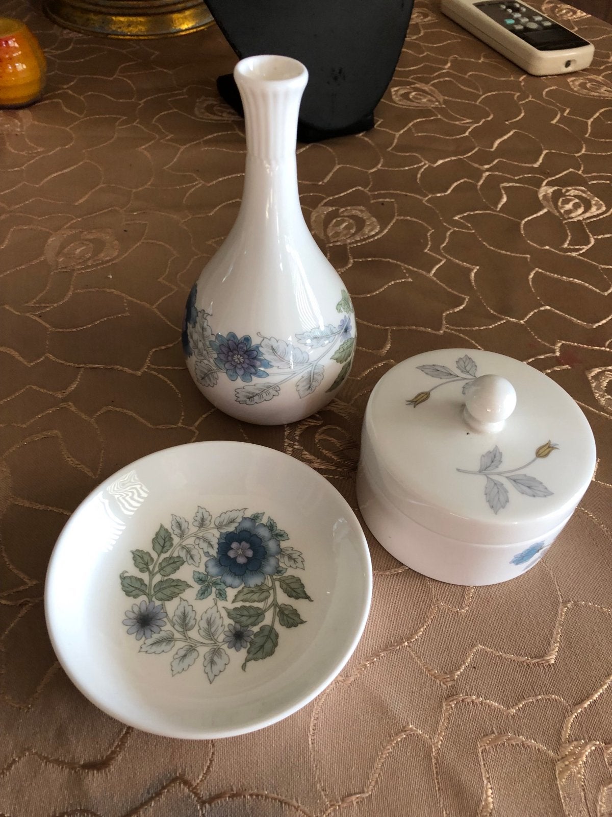 Wedgwood Clementine & Ice Rose set - vaas, schaaltje, potje, Ophalen of Verzenden, Nieuw, Porselein, Overige typen