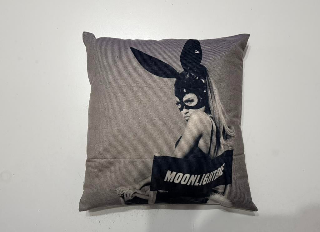 Ariana Grande sierkussen – nieuw – €25 p/st, Huis en Inrichting, Ophalen of Verzenden, Nieuw, Vierkant