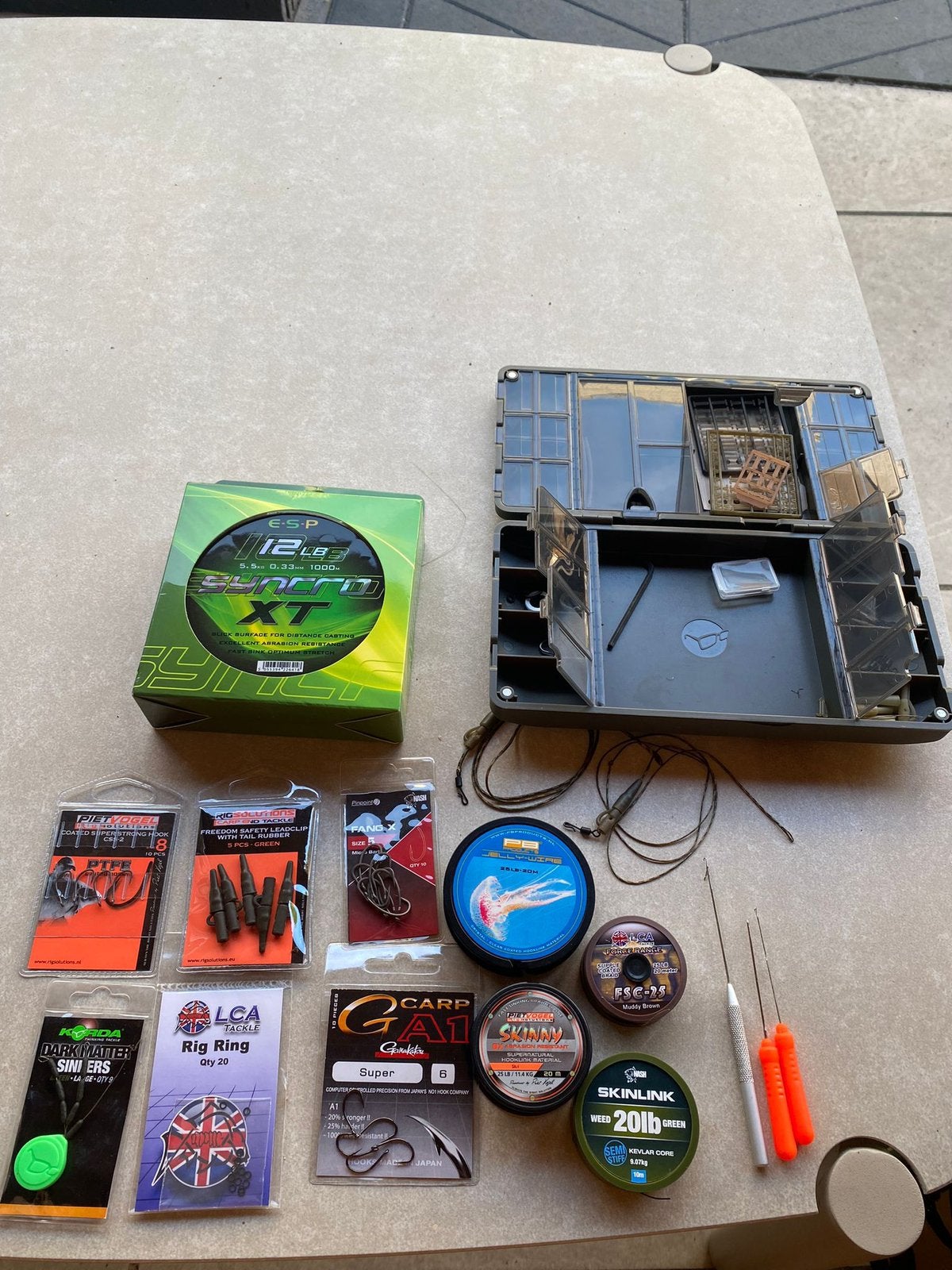 Korda tacklebox incl veel kleinmateriaal (karperspullen), Ophalen of Verzenden, Zo goed als nieuw, Overige typen