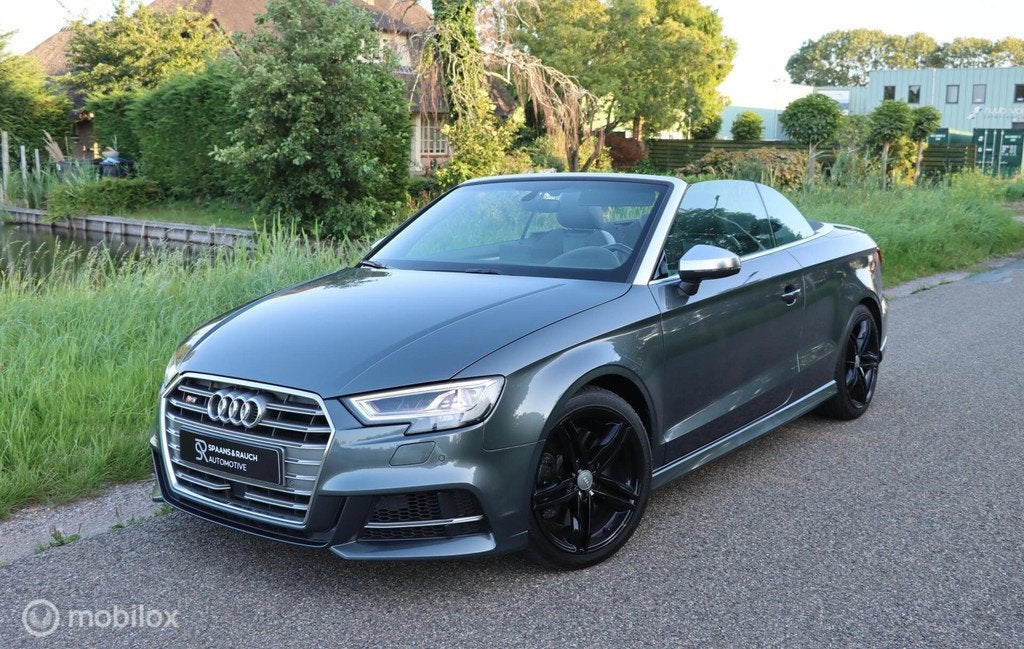 Audi S3 2.0 TFSI Quattro / Nekverwarming / B&O / Navi, Auto's, Audi, Automaat, S3, Gebruikt, Zwart