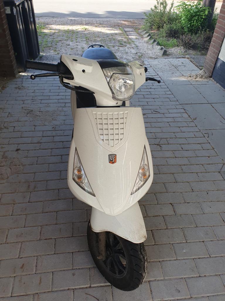 La Souris City 2021 - Witte Scooter, Fietsen en Brommers, Snorfietsen en Snorscooters, Ophalen of Verzenden, Gebruikt, Benzine