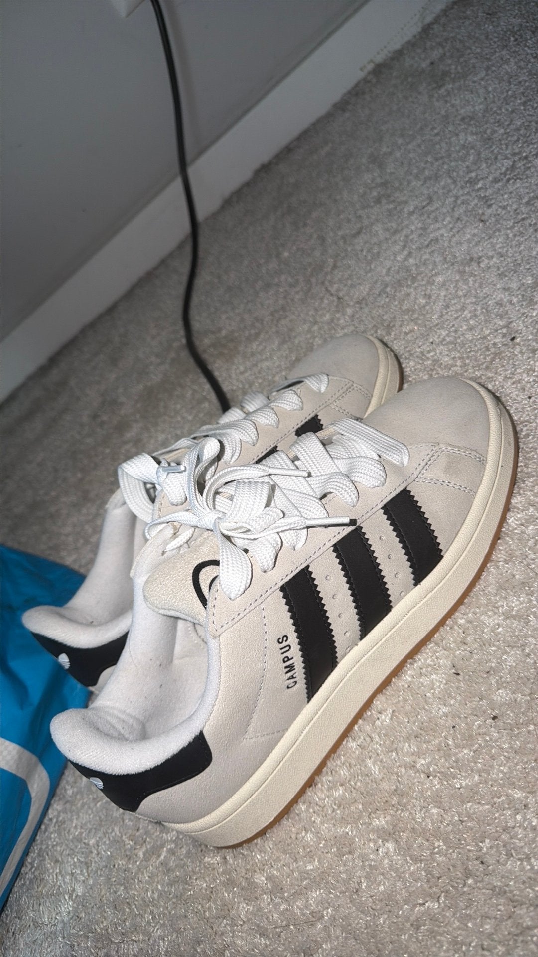 Gloednieuw adidas campus, Sport en Fitness, Basketbal, Verzenden, Zo goed als nieuw, Schoenen