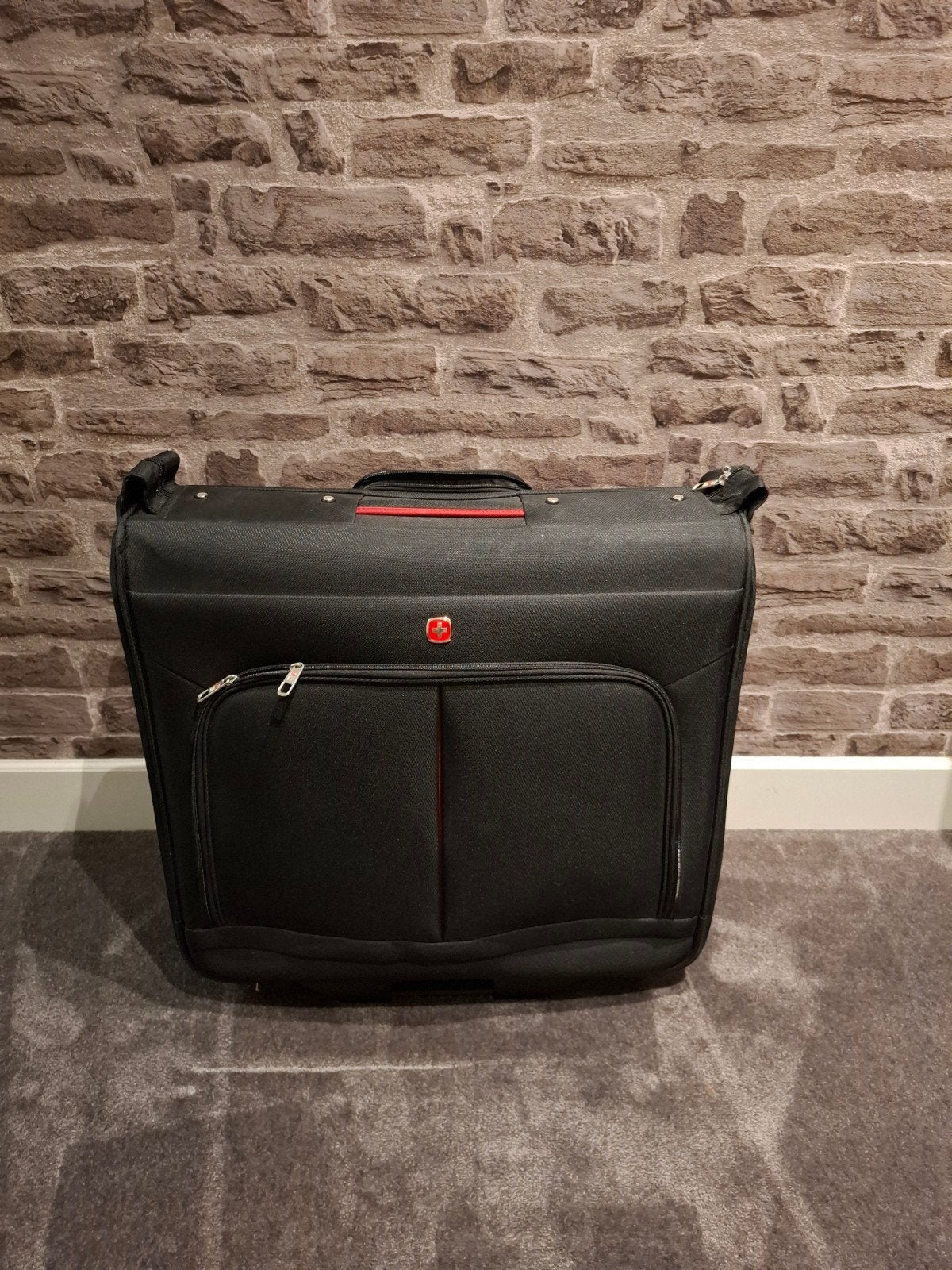 Mooie Zwitserse reiskoffer, Ophalen, Wieltjes, Gebruikt, 20 tot 30 cm