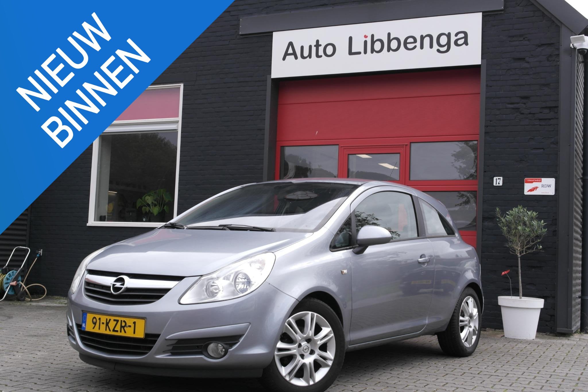 Opel Corsa 1.2-16V Cosmo AUTOMAAT ! /AIRCO / CRUISE / LM VEL, Euro 5, 750 kg, 1229 cc, Origineel Nederlands
