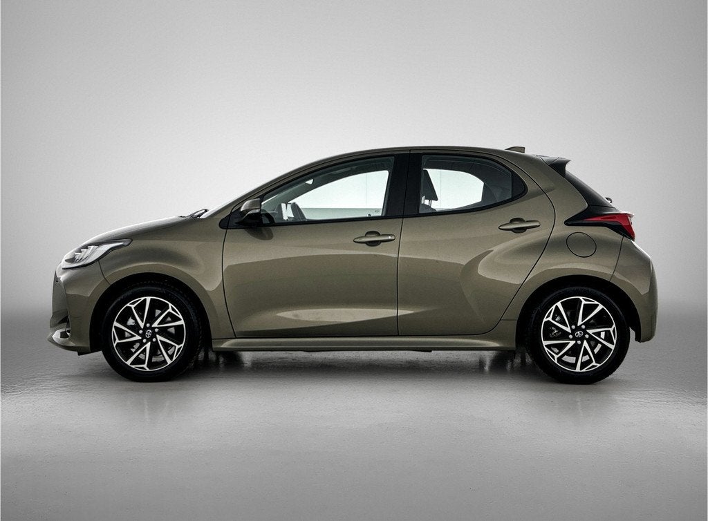 Toyota Yaris 1.5 Hybrid Dynamic (bj 2023, automaat), 12 maanden, Gebruikt, 49 €/maand, Bedrijf