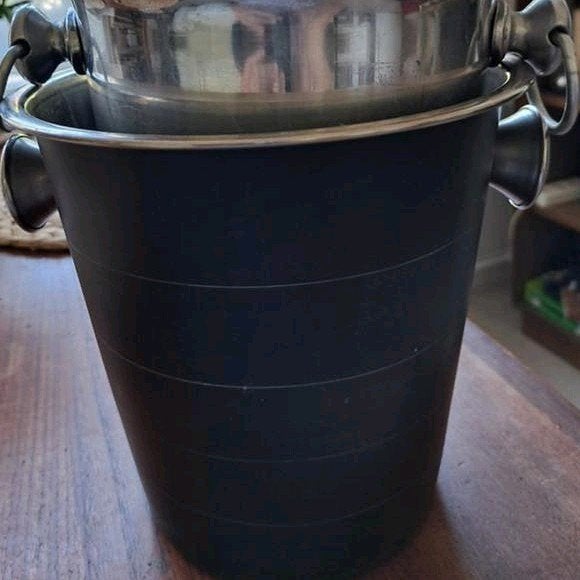 Gratis zwarte ijsemmer voor champagne/wijn, Ophalen, Gebruikt