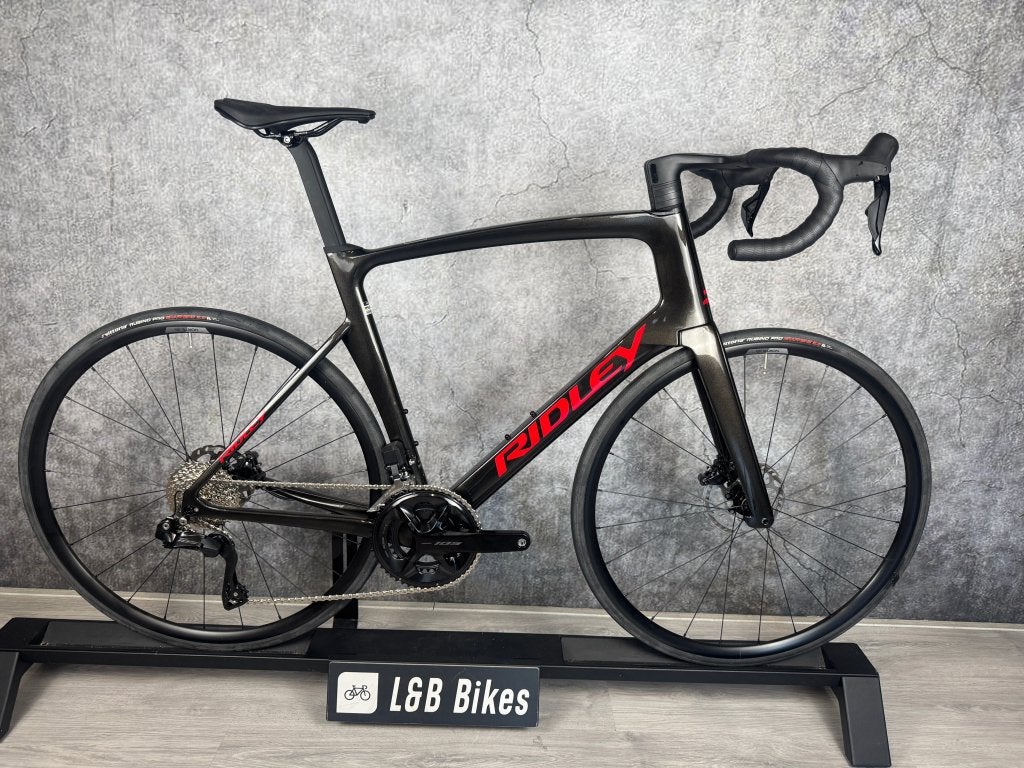 Nieuw! Ridley Noah Disc Carbon Cockpit Shimano 105 Di2 2x12