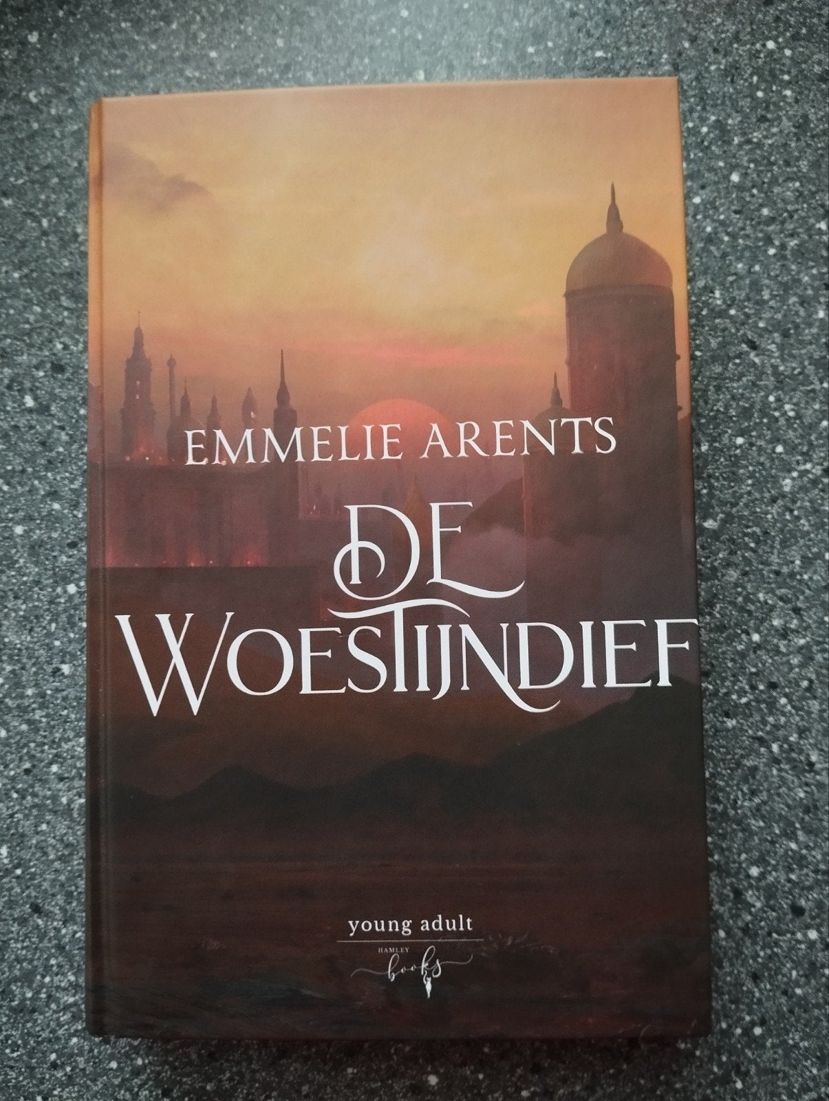 De Woestijndief - Emmelie Arents (Dievenreeks deel 1), Ophalen of Verzenden, Nieuw, Emmelie Arents