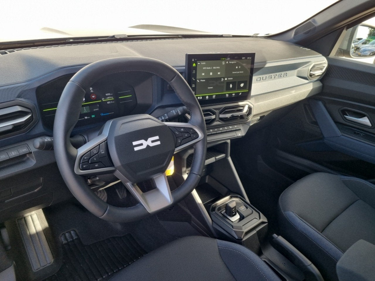 Dacia Duster 1.6 Hybrid 140 Expression CAMERA / CRUISE / PDC, Auto's, Dacia, Stof, Gebruikt, 4 cilinders, Duster