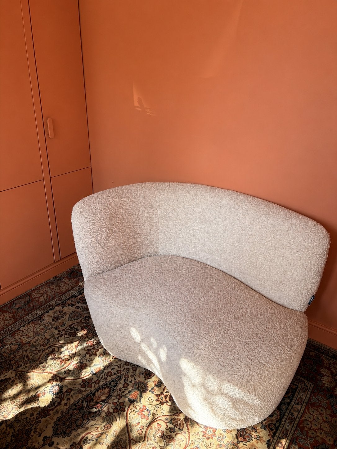 WOOOD fauteuil Stone crème teddy stof met leuning links, Huis en Inrichting, Ophalen of Verzenden, Zo goed als nieuw, Stof, 75 tot 100 cm