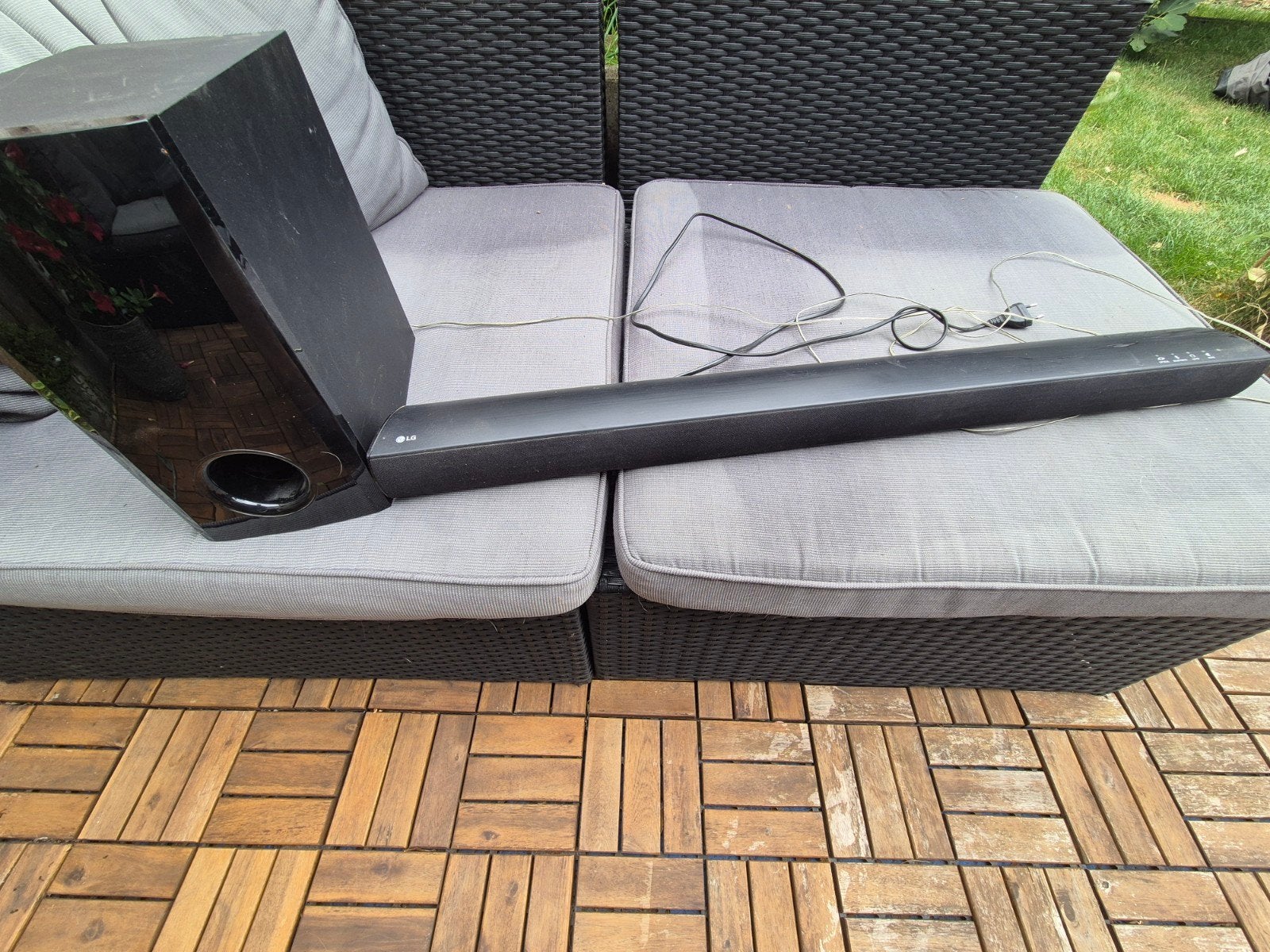 LG Soundbar SH2 met draadloze subwoofer SPH2B-P, Ophalen of Verzenden, Met externe subwoofer, Gebruikt