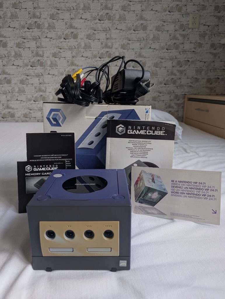 Nintendo GameCube Origineel - Originele Doos  - Uniek, Ophalen of Verzenden, Zo goed als nieuw, Paars, Zonder controller