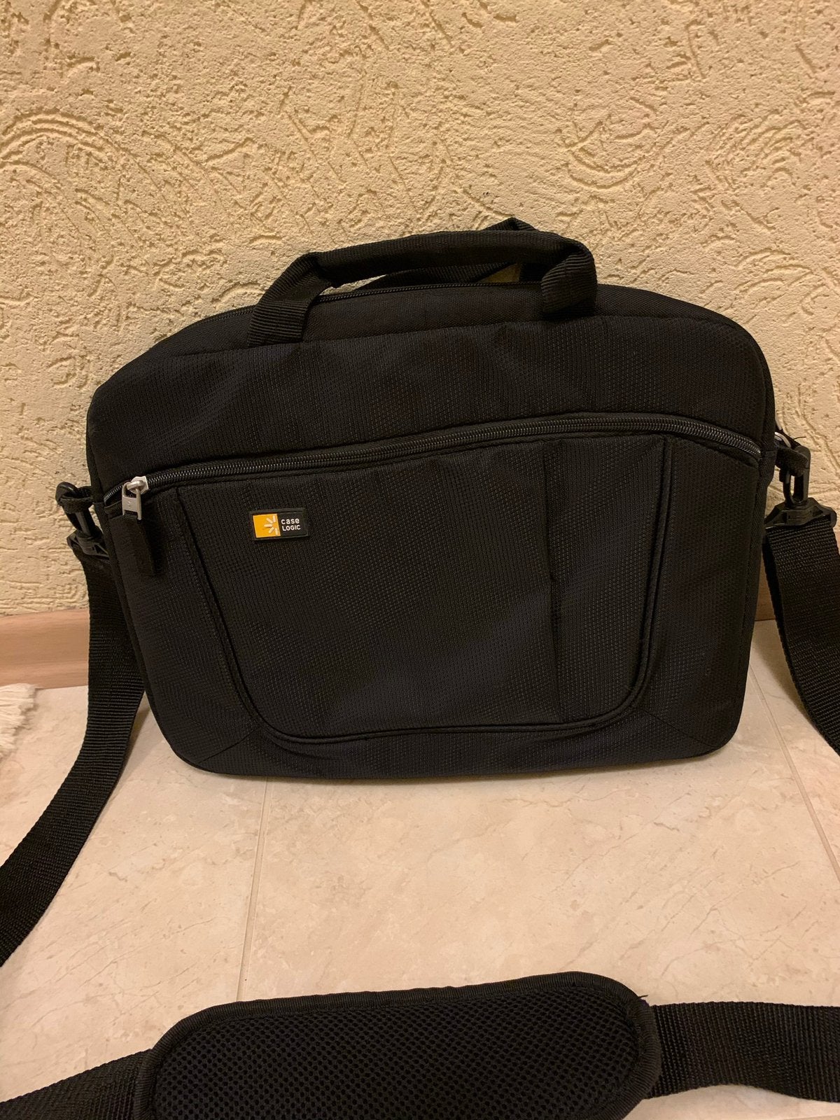14 inch case logic laptop tas., Ophalen of Verzenden, 14 inch, Zo goed als nieuw