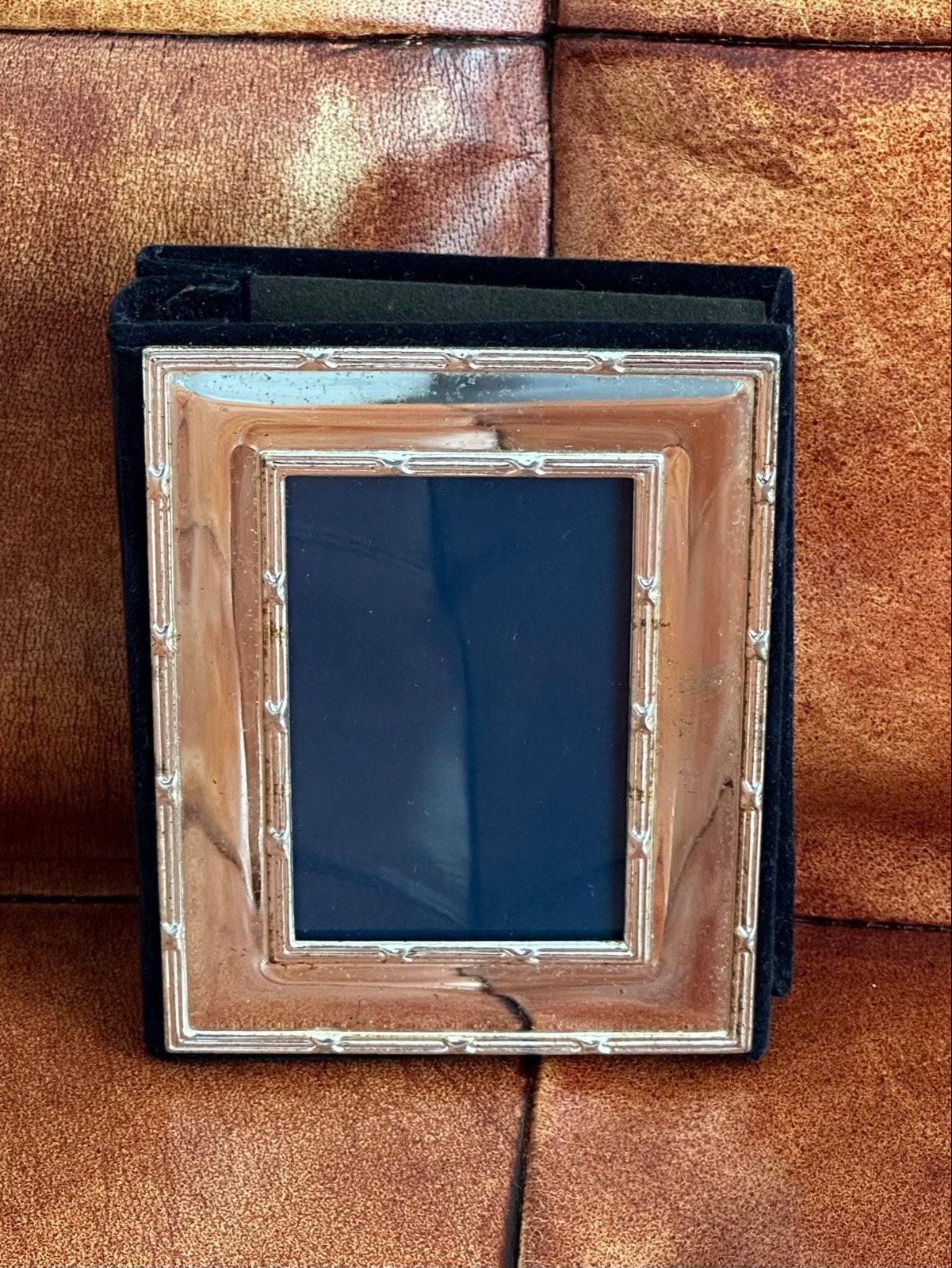 Zilverkleurig fotolijstje met fluwelen album, Gebruikt, Zilver, Met glas, Metaal