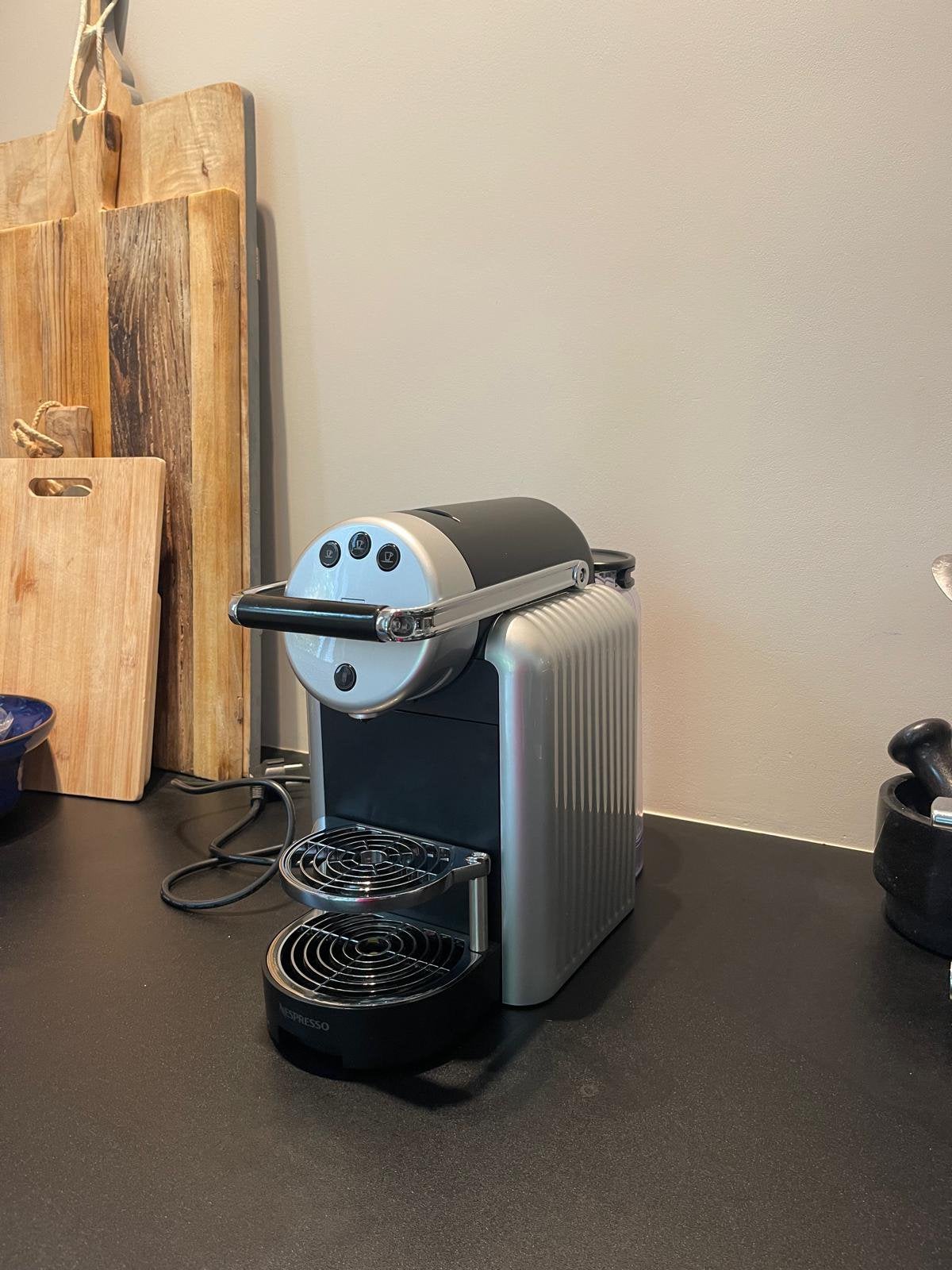Nespresso Zenius ZN100 Pro Koffiemachine, Ophalen, Zo goed als nieuw, Overige merken