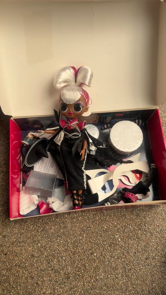 L.O.L. Surprise OMG Pop B.B. Modepop met accessoires, Kinderen en Baby's, Speelgoed | Poppen, Ophalen of Verzenden, Gebruikt, Overige typen