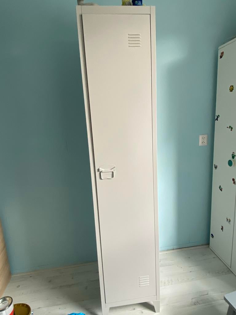Grijze lockerkast met planken, Ophalen, Gebruikt