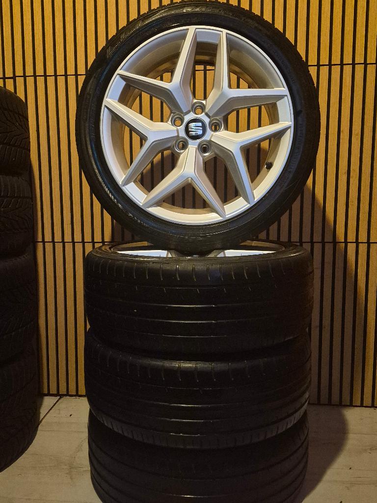 Seat Ibiza FR 17 Inch 6F originele set velgen 5x100, Velg(en), 17 inch, Ophalen of Verzenden, Personenwagen