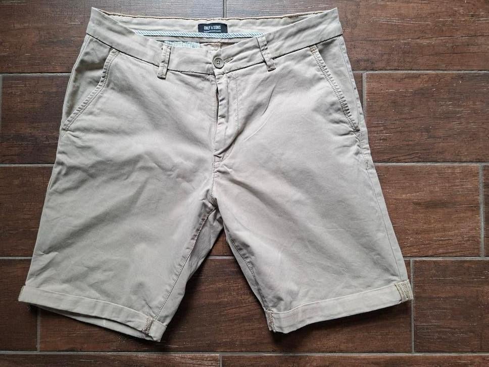 Chino short beige, Kleding | Heren, Broeken en Pantalons, Maat 48/50 (M), Beige, Ophalen of Verzenden, Zo goed als nieuw