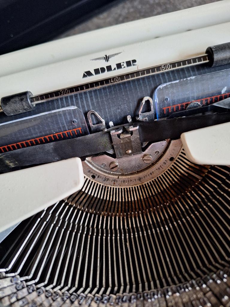 Typemachine Adler Tippo, Antiek en Kunst, Curiosa en Brocante, Ophalen of Verzenden