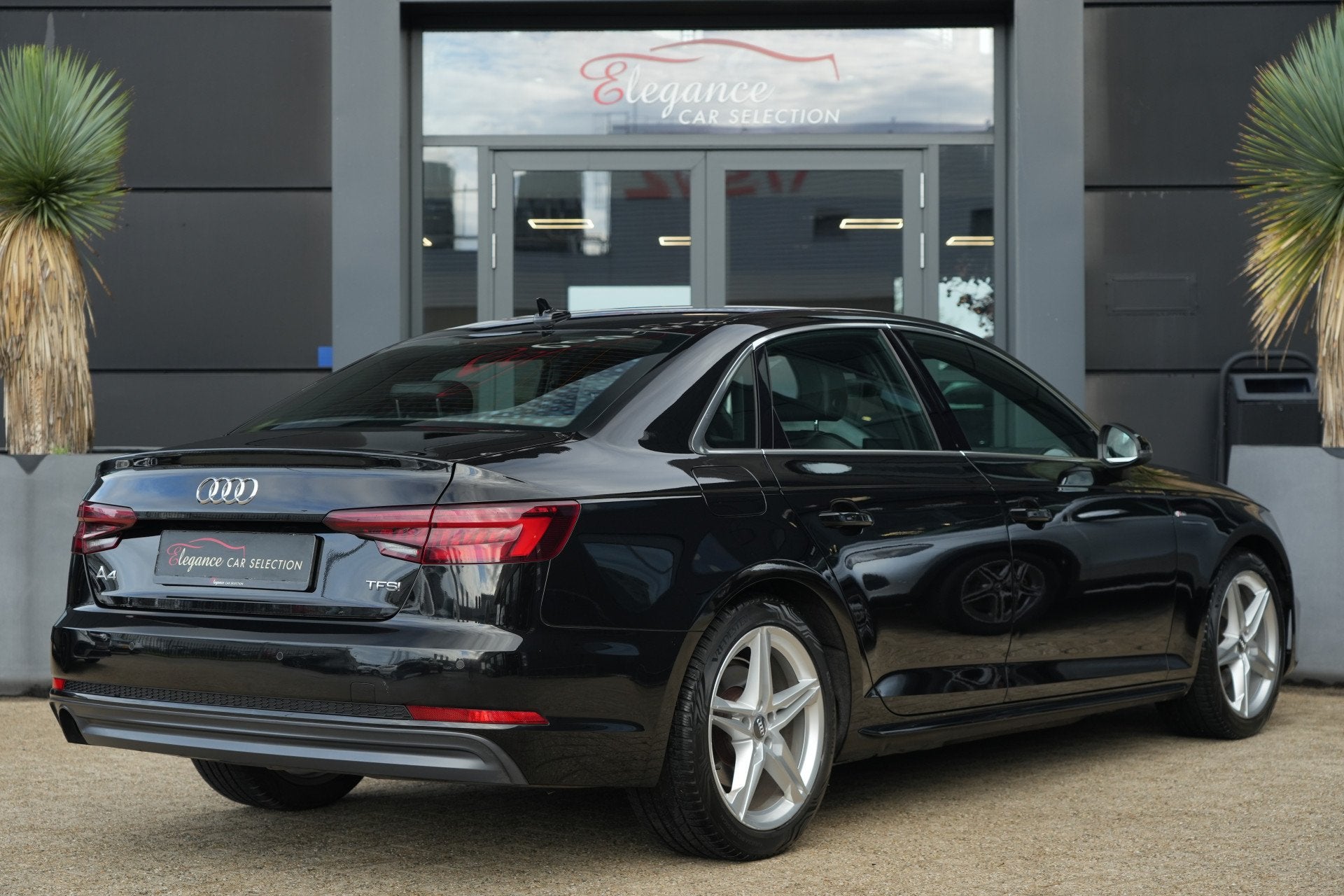 Audi A4 Limousine 1.4 TFSI Sport S line Black Edition | 150, Auto's, Gebruikt, 150 pk, A4, Zwart