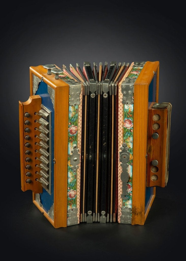 Salonharmonica - Heinrich Suhr - Accordeon - Museumstuk 1870, Muziek en Instrumenten, Verzenden, Gebruikt, Overige formaten, Overige merken